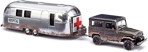 43011 - Toyota Land Cruiser - with Airstream Hospital (HO Scale)