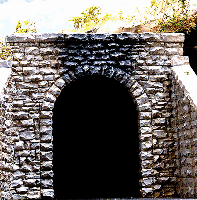 214-9760 - Single Tunnel Portal - Random Stone 2pc (N Scale)
