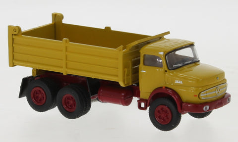 BK81152 - Mercedes LAK 2624 Dump Truck - Dark Yellow/Dark Red (HO Scale)