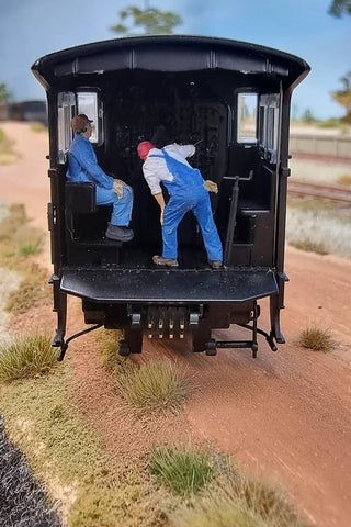 AIM-DV51-87 - Driver Seated Sideways D3 & K Class Victorian Driver (HO Scale)