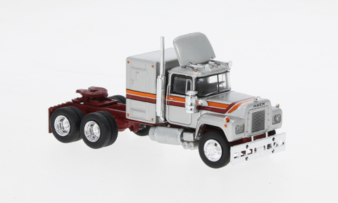 BK85806 - Mack RS 700 - Metallic Silver/Dark Red 1966 (HO Scale)