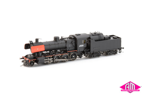 Ixion Models J500 VR J Class 2-8-0 Locomotive 'J550' Oil Burner, Red Footplate  HO Scale