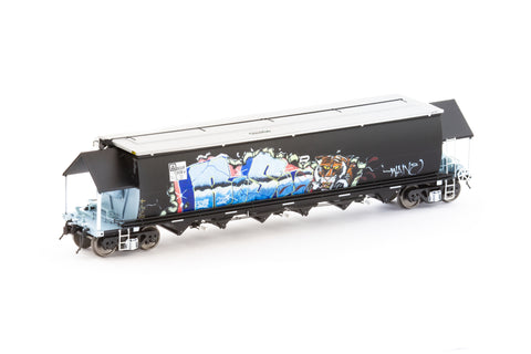 BGVF Grain Hopper, Black with SSR Logos and Grain Lids & Graffiti - Single Car NGH-86 (HO Scale)