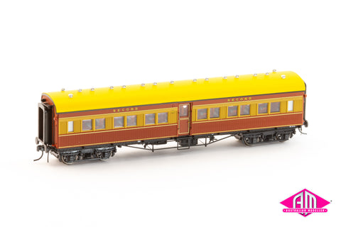 NSWGR FG Independent Passenger Carriages Venetian Red & Russet, Navy Roof FG648, & FG689 (2 Car Set) HO Scale FG001