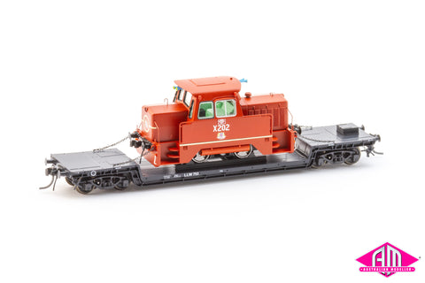 LLW Well Wagon, LLW 750 1960s With X202 Rail Tractor Load (Single Car) HO Scale LLW007