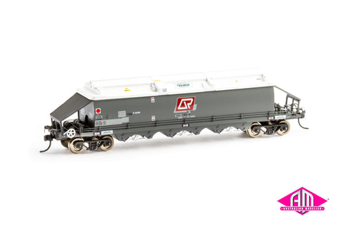VGK Wheat Hopper VGK Weathered QR Red On Patches VGK302 (4 car set) HO Scale 16.5mm
