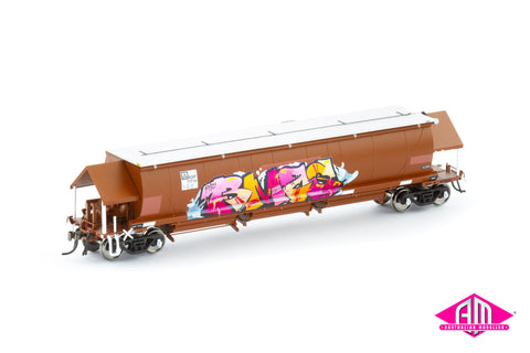BGKF Grain Hopper, SSR Faded SRA Red With Grain Lids & Graffiti, XCS Bogies - Single Car (NGH-100) HO Scale