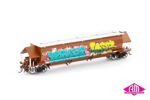 BGKF Grain Hopper, SSR Faded SRA Red With Grain Lids & Graffiti, XCS Bogies - Single Car (NGH-101) HO Scale