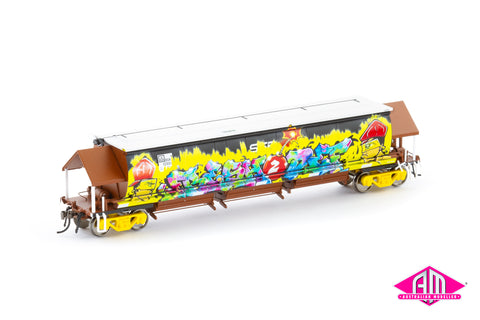 BGKF Grain Hopper, SSR Black/Faded SRA Red With Grain Lids & Graffiti, XCS Bogies - Single Car (NGH-80) HO Scale