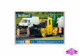 11558 - BOMAG Roller With Grit Spreader (HO Scale)