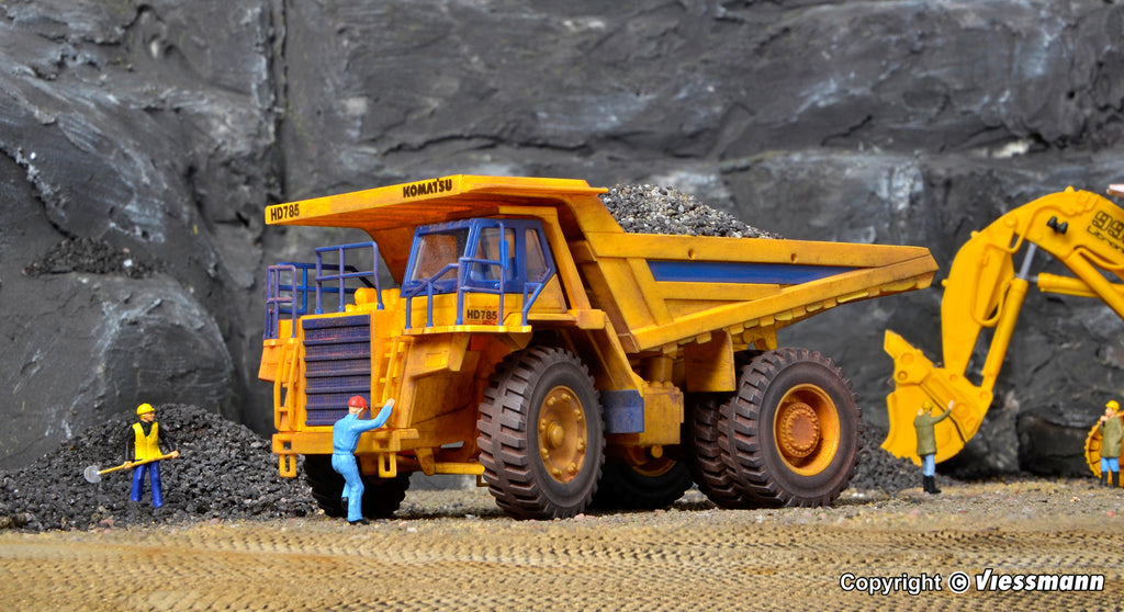 thumbnail image 2 of Komatsu Official Diecast Dump Truck HD325-8 - 1:87 Scale, Japan Exclusive, Yellow 2 of 4