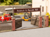 Noch 14234 - Gate With Brick Columns (HO Scale) (Discontinued)