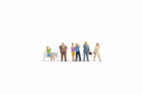 Noch 15574 - People with Cell Phones (HO Scale)