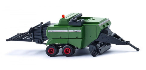 17039603 - Fendt 1270S Square Baler (HO Scale)