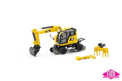Cat M323F Railroad Wheeled Safety Yellow Excavator (HO Scale)