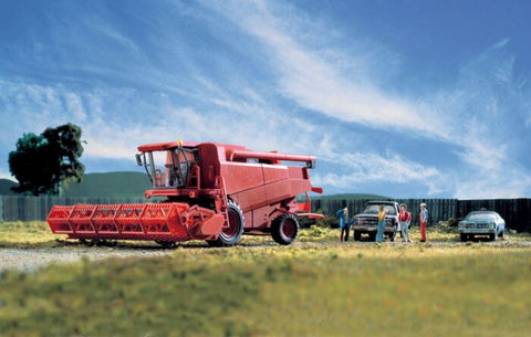 949-11003 - Farm Combine with Grain & Corn Heads Kit (HO Scale)