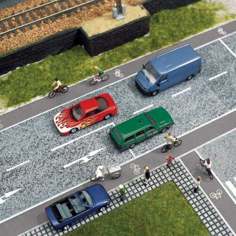 949-1256 - Paved Roadway with Bicycle Path (HO Scale)