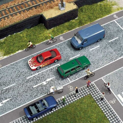 949-1256 - Paved Roadway with Bicycle Path (HO Scale)