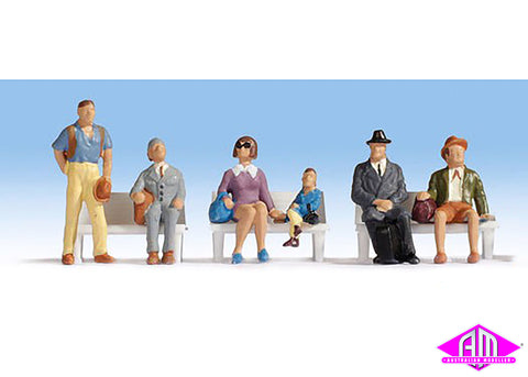 949-6041 - Waiting Passengers (HO Scale)