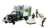 AS5557 - Autoscenes - Chip's Ice Truck (HO Scale)