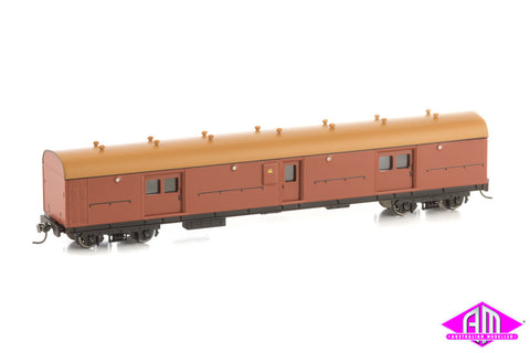 LHO Passenger Brake Van 1616 Tuscan with Navy Roof