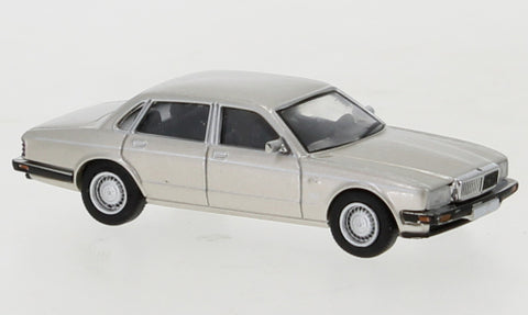 PCX870160 - Jaguar XJ 40 - Metallic Beige (HO Scale)