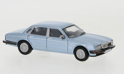 PCX870161 - Jaguar XJ 40 - Metallic Light Blue (HO Scale)