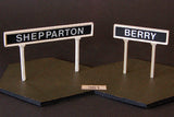 Uneek - UN-361 - Framed Station Name Sign - 2pc (HO Scale)