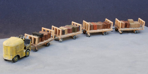 Uneek - UN-744 - 1 Luggage Tug, 4 Carts, 4 Suitcase Loads Set (HO Scale)