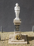 Uneek - UN-840 - War Memorial (HO Scale)